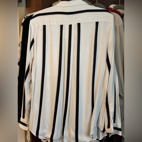 Equipment Femme Silk Charmouse Shirt, Size L - Picture 3 of 4